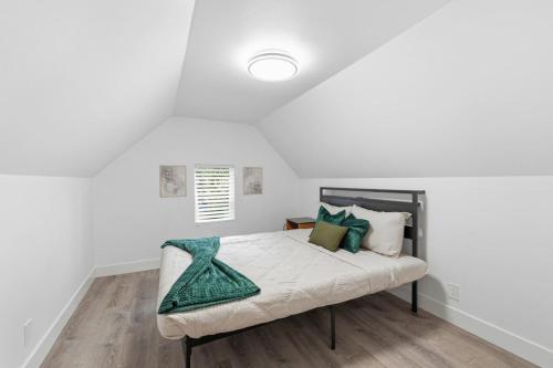 New Modern Home in SE Portland - image 5