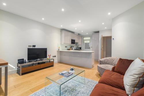 Modern Garden Apartment in Fitzrovia Near Oxford Circus & Soho