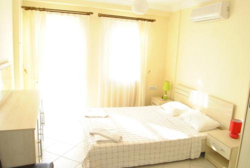  Evoteli Group Turquoise 2+1 Göl Manzaralı Daire in Bogazici