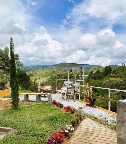 Nomad Nest near Guatap Jacuzzi Turkish WiFi-full