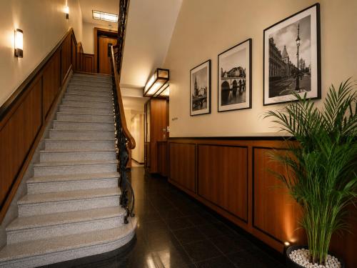 Bejárat, HOTEL de la POSTE in Esch Sur Alzette