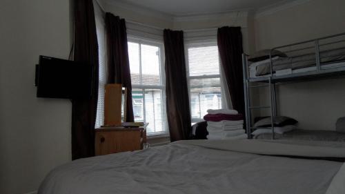 1 double bed
