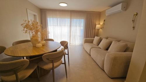 Guestroom, Luxurious apartment with mountain views in Safed