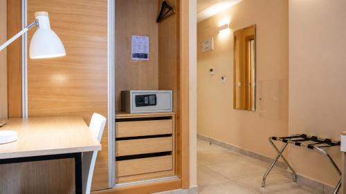 Nuvi Mercado - image 5
