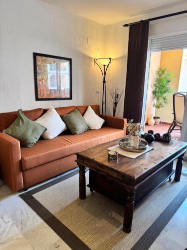 Luxury Prestige Olive apartment by Zanis