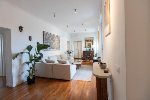 GuestHost - Termini Classy Apartment with Terrace