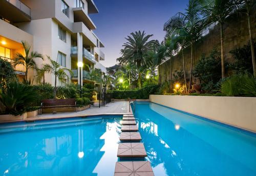 Stylish Loft Style 2BR Near CBD SCG Sydney