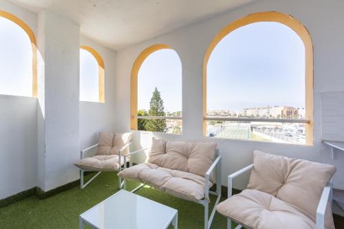 AlmeriaSuite Roquetas Apartment with Terrace
