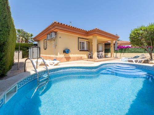 Holiday Home Lisa by Interhome