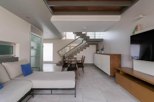 MOT Rentals Concepcion Hotel - 3 Bd 2 Ba Full Amenities