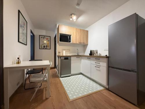 2 bedroom appartment in city center with air conditionned in calm street
