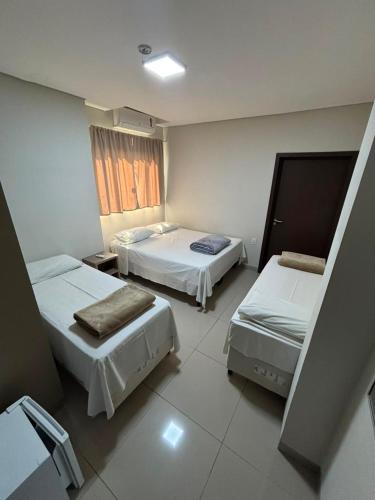1 double bed, 2 twin beds