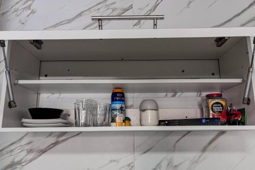 Faciliteiten, Studio with Terrace & Free Parking in Herzliya