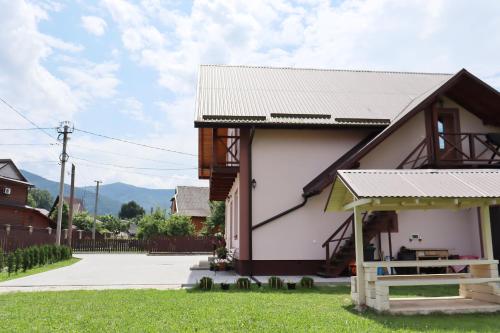 Viesnīcas āriene, Olviya in Mykulychyn
