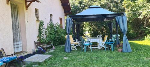Les Nids De Mesanges Chambre D'hotes - Montclar