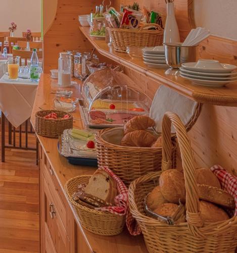 Food and beverages, Hotel Bett & Fruhstuck in Riedstadt
