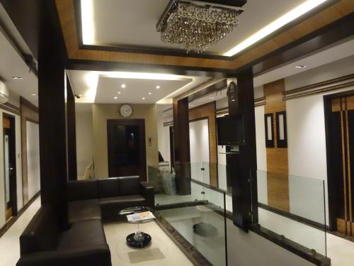 Hotel Causeway, Colaba