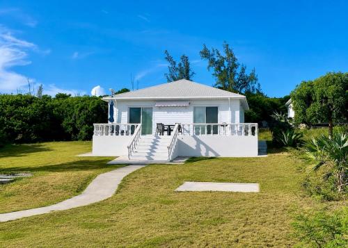 Vista exterior, The Anchorage at Rainbow Bay, Eleuthera in Alice Town (Central Eleuthera)