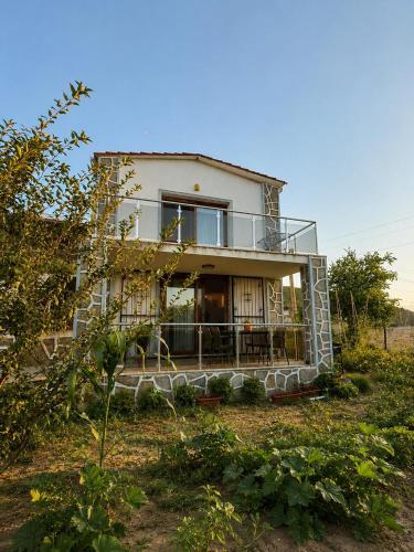 Kindya Stone House in Dort Tepe