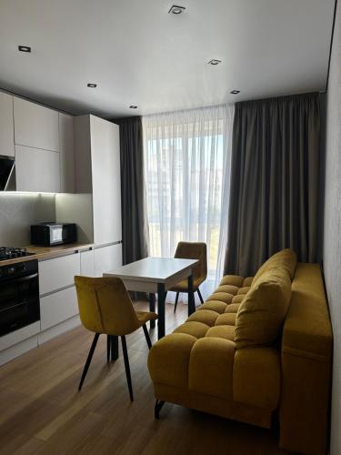 Modern Stay by the Sea - 150m to Beach in Tjornomorsk