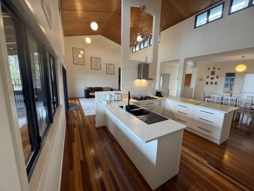 Our Beach House Kingfisherbay - Hervey Bay