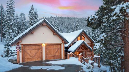 Paradise Meadow Lodge in Sally Barber