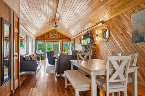 5 Min to Colgate, Pet Friendly, Sleeps 6 in Hamilton (NY)