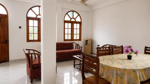 Geesh Residence : Rooms in Jaffna in Jaffna