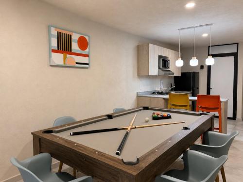 Family Apartment Minutes from Downtown