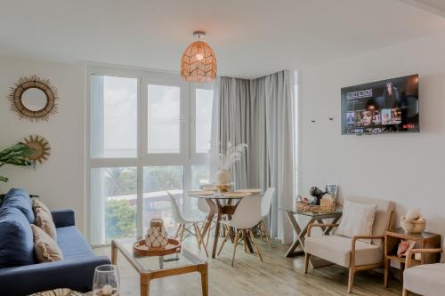 Designer 1 BDR private beach by Casa Paraiso