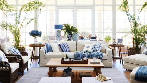 . Hamptons Farm Estate - Luxe Retreat and Elegant Events