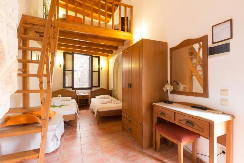Camelot Traditional & Classic Hotel - image 7