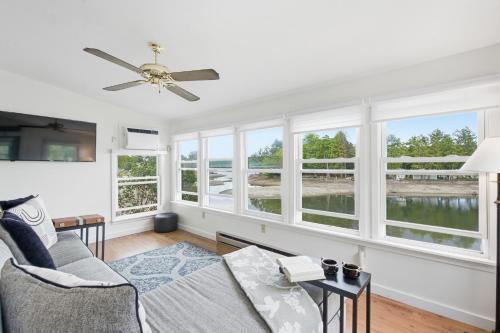 5 Min to Colgate, Sleeps 6, Lake View, Fire Pit in Hamilton (NY)