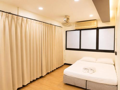 Sukhum Ratchada Sutthisan Room Type - Double Room with Shared Bathroom
