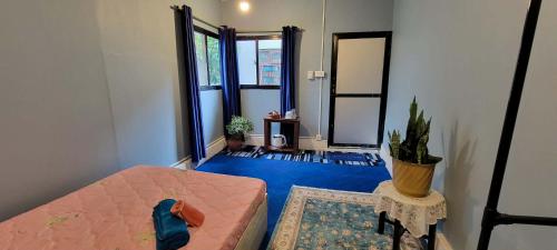 Homely Garden Retreat - image 3
