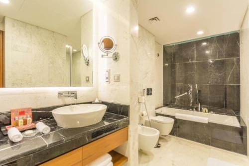 The Avenue Hotel - image 3