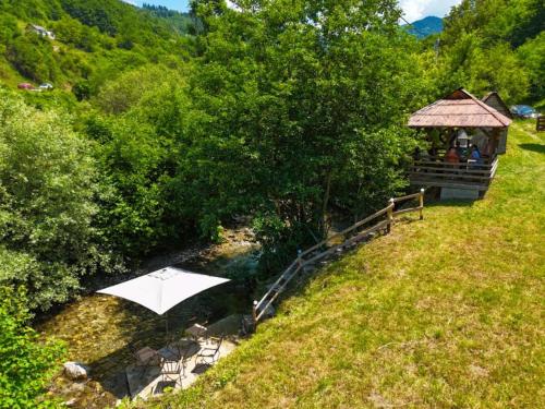Seosko domaćinstvo Radunova kuća (Seosko domacinstvo Radunova kuca) in Bijelo Polje
