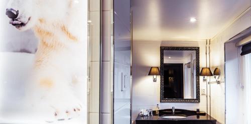 Arctic Light Hotel - image 9