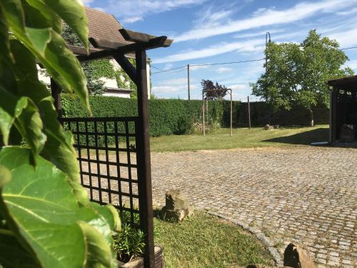 Létesítmények, Zum Alten König (Zum Alten Konig) in Cavertitz