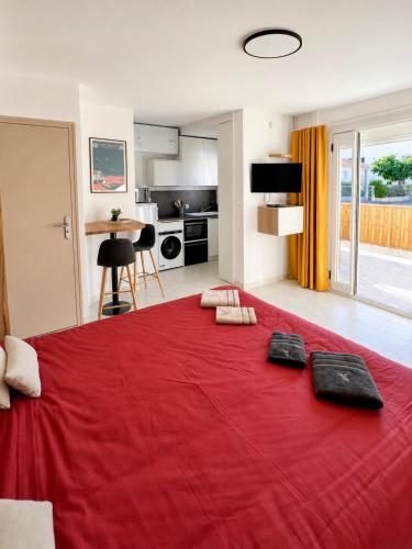 Studio à Narbonne-Plage à 80 mètres de la plage, rénové, climatisé, tout confort