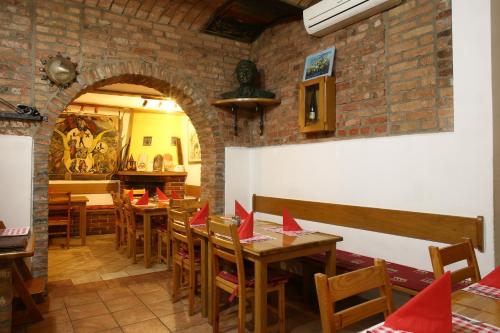 餐廳, Gostilna in prenocisca Gedzo in 新梅斯托