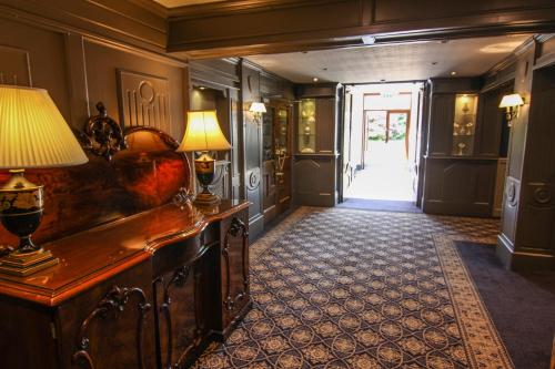 Devon Inn Hotel - image 5