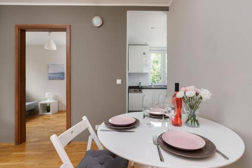 Comfortable Apartment Near the Beach in Sopot by Noclegi Renters - image 4