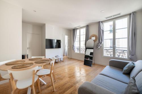 Cozy and Central 2BDR Modern Home in 10th Paris