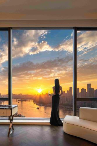 Vista High-Rise River View Hotel (Jiefangbei Area/Hong Ya Dong) - Chongqing