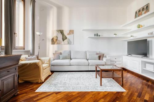 Bright apartment 20 min from Duomo-M4 Dateo