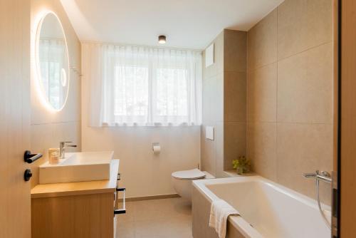 2 bedrooms, 3 beds