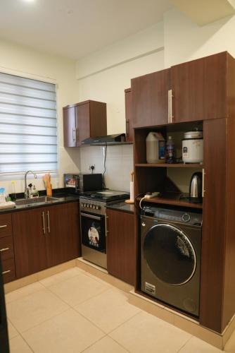 Spacious 2 bedroom Apartment - image 4