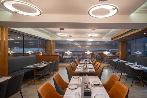 Ресторант, Hotel Sapphire 26 in Shakti Nagar