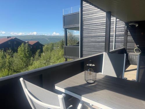 parveke/terassi, Ski-Inski-Out With Sauna & Mountain View in Beitostolen